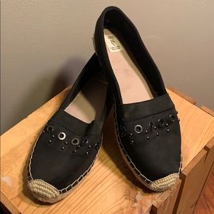 Vera Wang Slip-Ons, size 8
